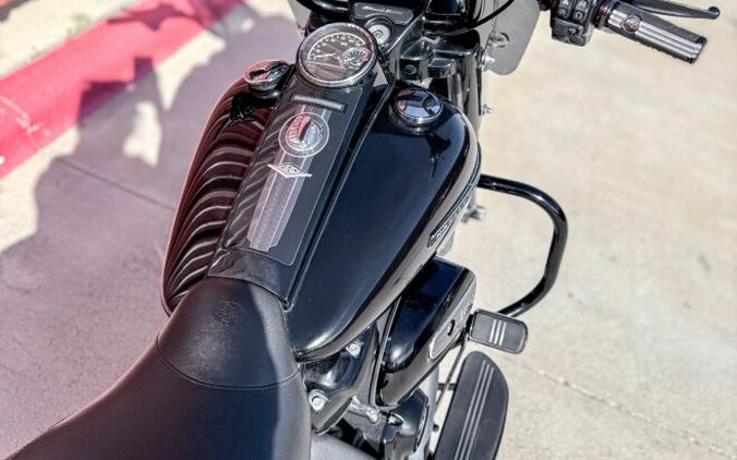 2018 Harley-Davidson Road King Special Vivid Black
