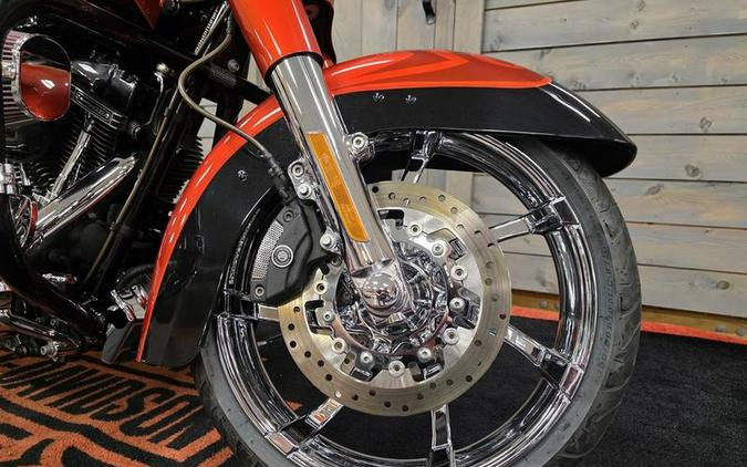 2014 Harley-Davidson® FLHRSE - CVO™ Road King®