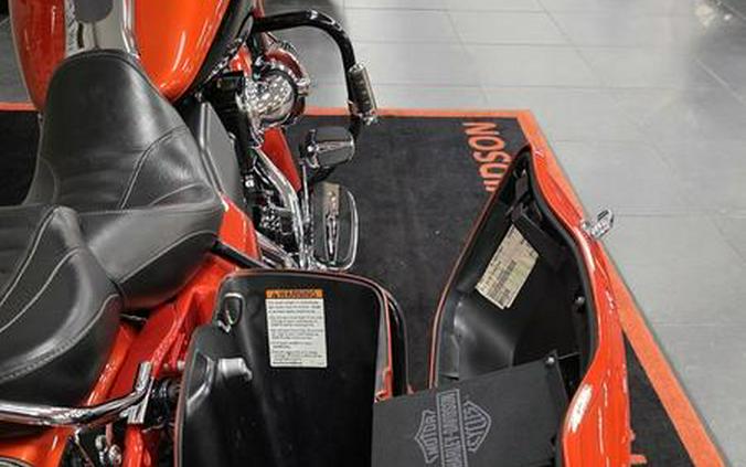 2014 Harley-Davidson® FLHRSE - CVO™ Road King®