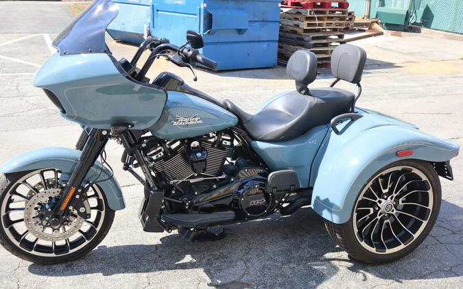 2024 Harley-Davidson Road Glide 3 Sharkskin Blue - Black Finish