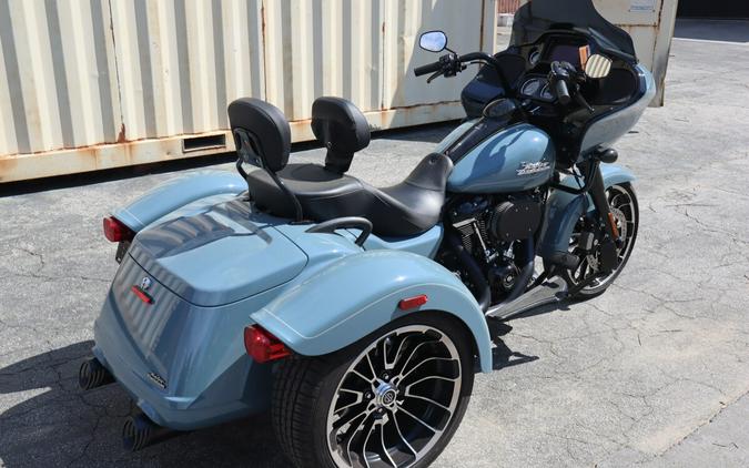 2024 Harley-Davidson Road Glide 3 Sharkskin Blue - Black Finish