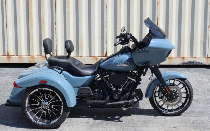 2024 Harley-Davidson Road Glide 3 Sharkskin Blue - Black Finish