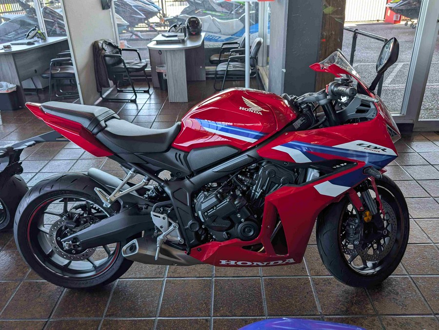 2026 Honda CBR650R E-Clutch Grand Prix Red - 202495