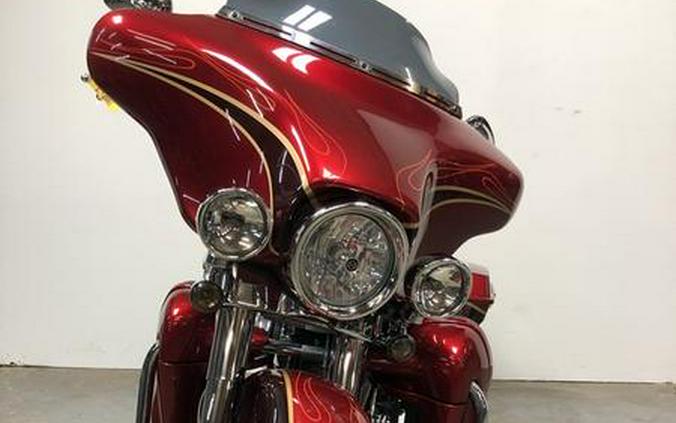 2005 Harley-Davidson® FLHTCSE2