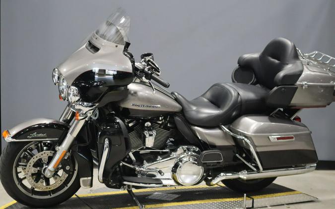 2017 Harley-Davidson Ultra Limited Two-Tone Billet Silver/Vivid Black