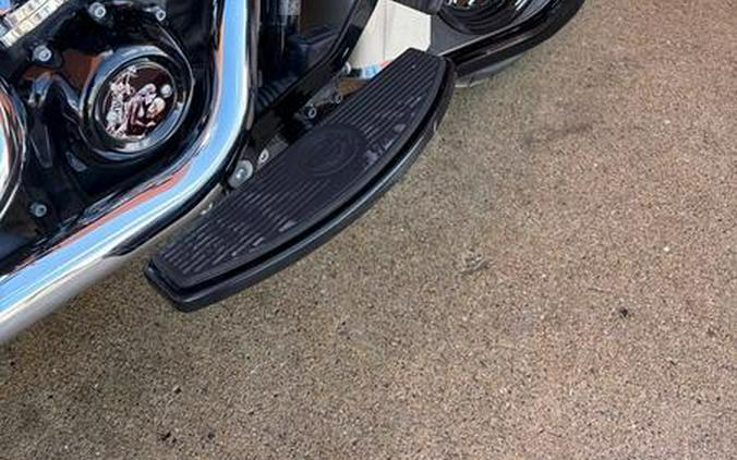 2018 Harley-Davidson® FLHCS - Softail® Heritage Classic 114