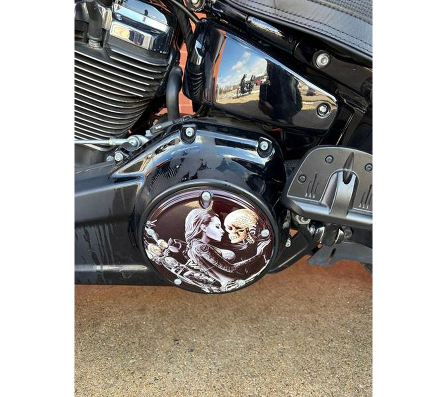 2018 Harley-Davidson® FLHCS - Softail® Heritage Classic 114