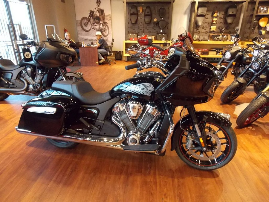 2023 Indian Motorcycle® Challenger® Limited Black Metallic