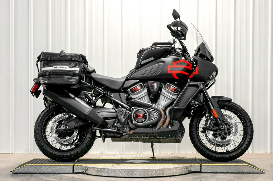 2022 Harley-Davidson Pan America™ 1250 Special Black Denim