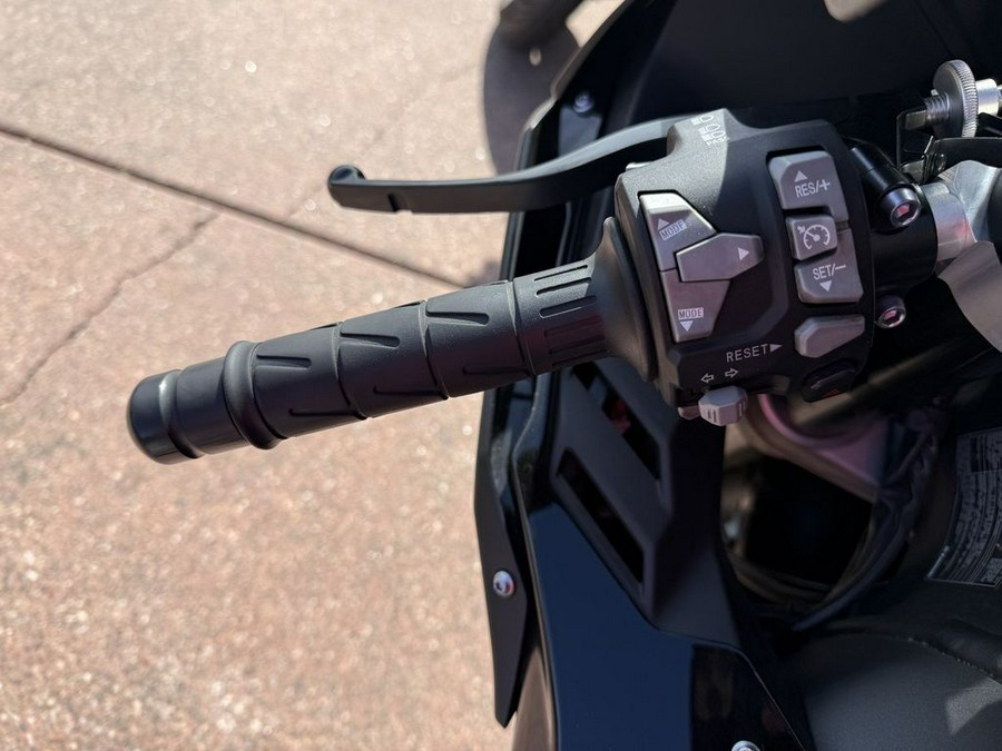 2024 Kawasaki Ninja® ZX™-10R