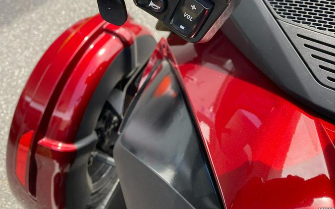 2022 Can-Am® Spyder RT Limited Dark Wheels
