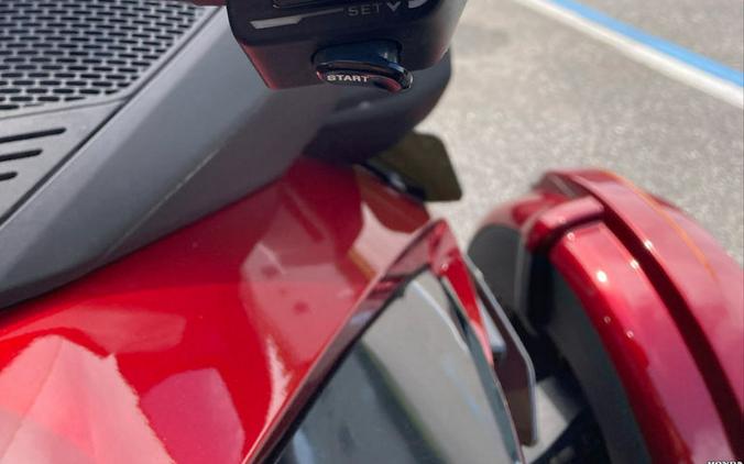 2022 Can-Am® Spyder RT Limited Dark Wheels