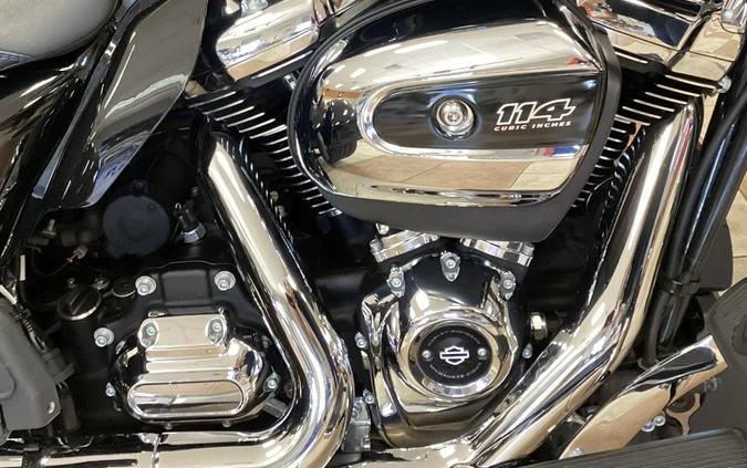 2023 Harley-Davidson® Road Glide® 3 Vivid Black