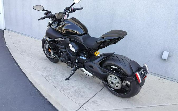 2024 Ducati Diavel V4 Black