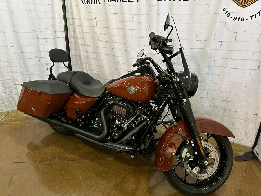 2024 Harley-Davidson Road King Special FLHRXS Red Rock