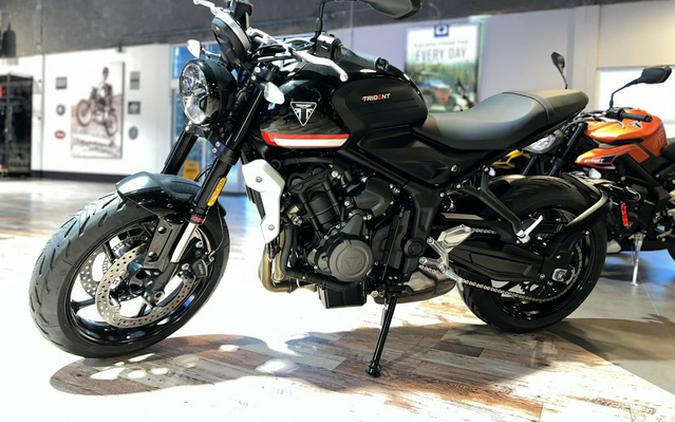 2024 Triumph Trident 660 Sapphire Black