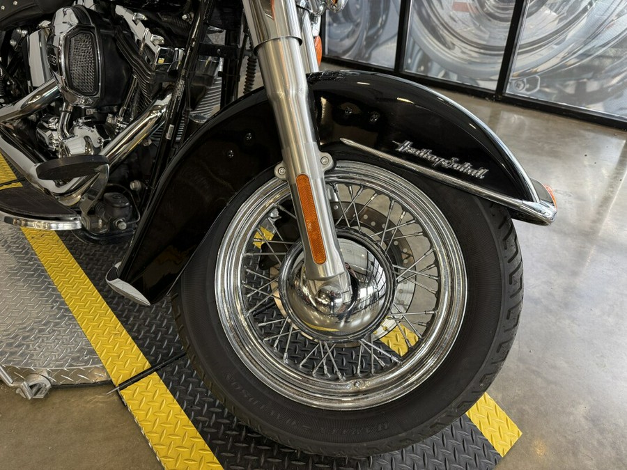 2017 Harley-Davidson® Heritage Softail® Classic FLSTC