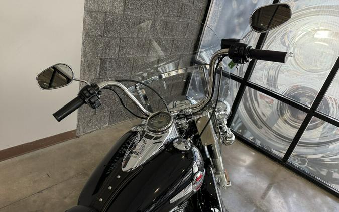 2017 Harley-Davidson® Heritage Softail® Classic FLSTC