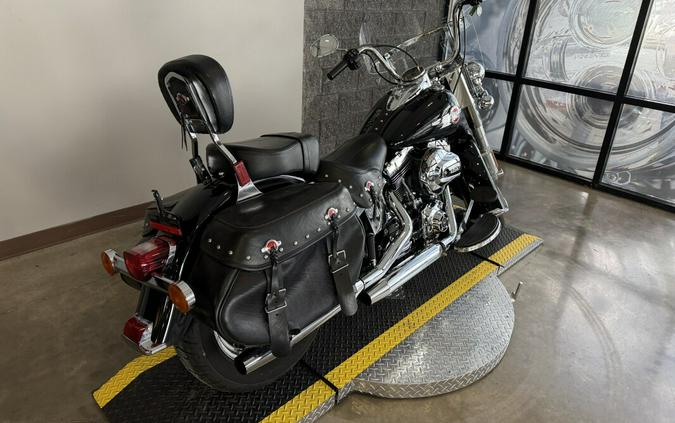 2017 Harley-Davidson® Heritage Softail® Classic FLSTC