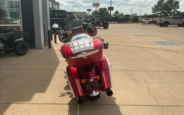 2019 Indian ROADMASTER Indian - Two-Tone Option