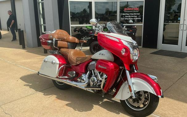 2019 Indian ROADMASTER Indian - Two-Tone Option