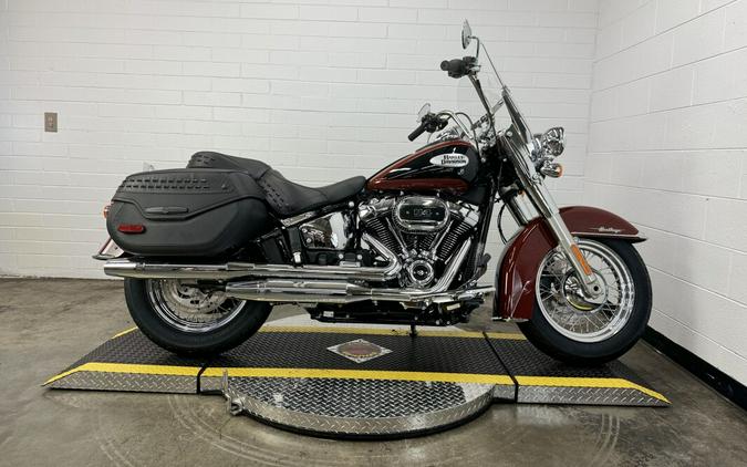 2024 Harley-Davidson Heritage Classic RED ROCK/BLACK W/ PINSTRIPE