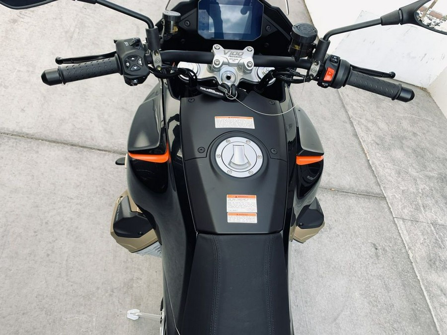 2024 Moto Guzzi V100 Mandello