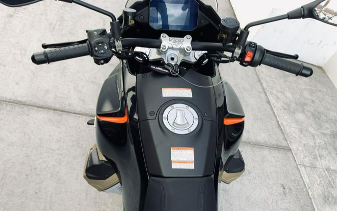 2024 Moto Guzzi V100 Mandello