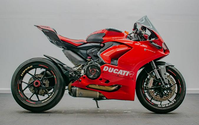 Watch now! 2020 Ducati Panigale V2 |Visordown Review...