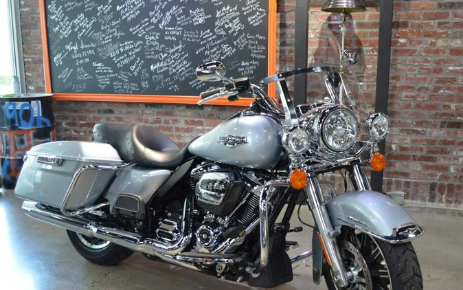 2019 Harley-Davidson Road King Barracuda Silver