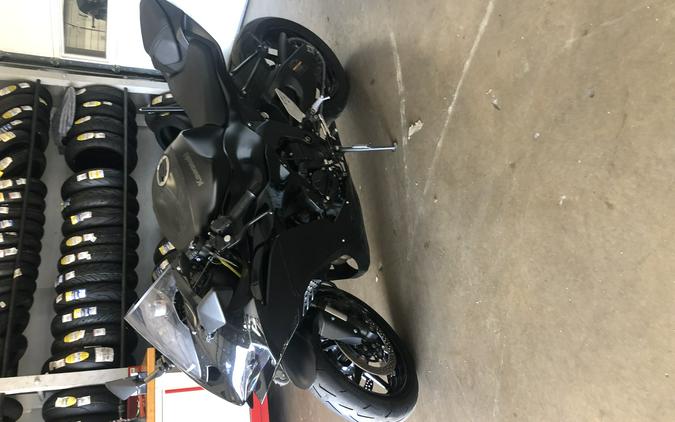 2024 Kawasaki Ninja® ZX™-6R Base