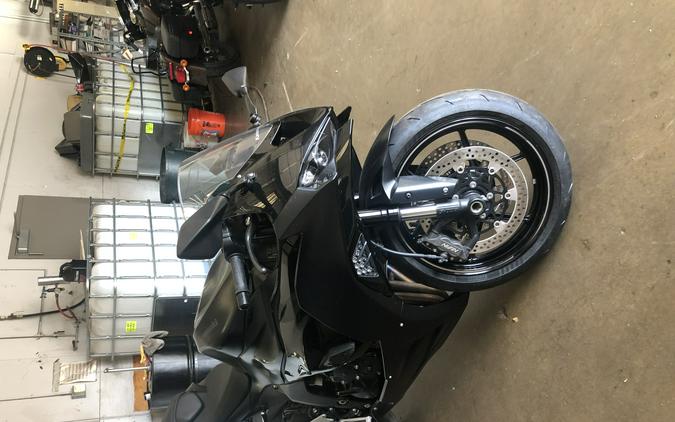 2024 Kawasaki Ninja® ZX™-6R Base