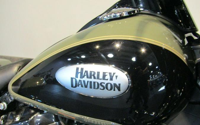 2021 Harley-Davidson® FLHCS - Heritage Classic 114