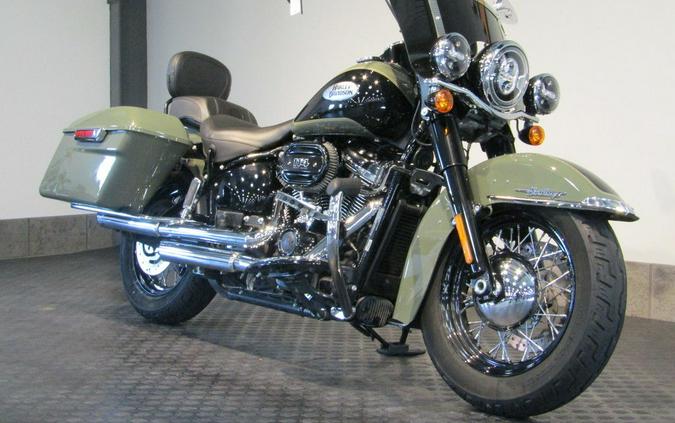 2021 Harley-Davidson® FLHCS - Heritage Classic 114