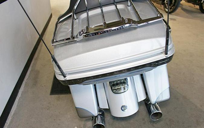 2016 Harley-Davidson® FLTRUSE - CVO™ Road Glide Ultra®