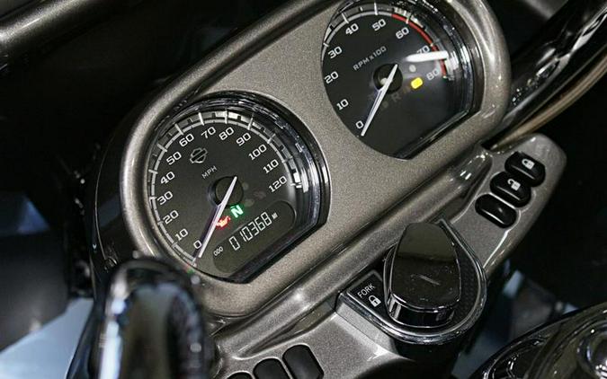 2016 Harley-Davidson® FLTRUSE - CVO™ Road Glide Ultra®