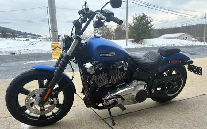 2026 Harley-Davidson® Street Bob® FXBB Aurora Blue Denim - Chrome w/Cast Wheels