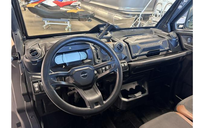 2023 Can-Am Defender Limited CAB HD10