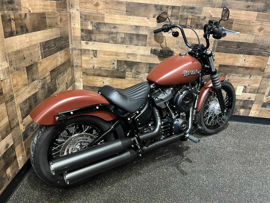 2018 Harley-Davidson® Street Bob® Red Iron Denim FXBB