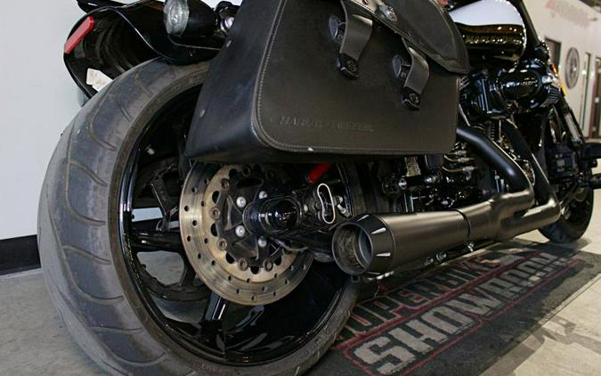 2016 Harley-Davidson® FXSE - CVO™ Pro Street Breakout®