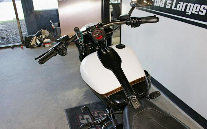 2016 Harley-Davidson® FXSE - CVO™ Pro Street Breakout®