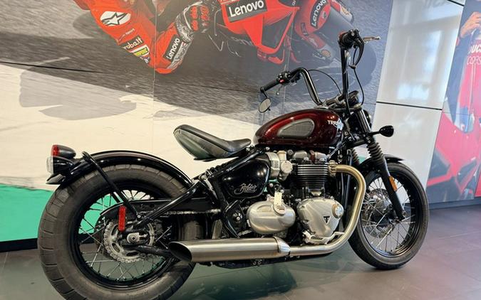 2018 Triumph Bonneville Bobber Morello Red