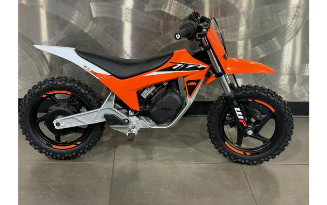 FIRST LOOK! THE ALUMINUM FRAMED 2024 KTM SX-E 2 IS COMING SOON