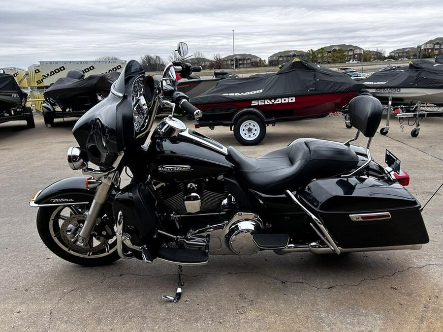 2015 Harley-Davidson® FLHTCU - Electra Glide® Ultra Classic®