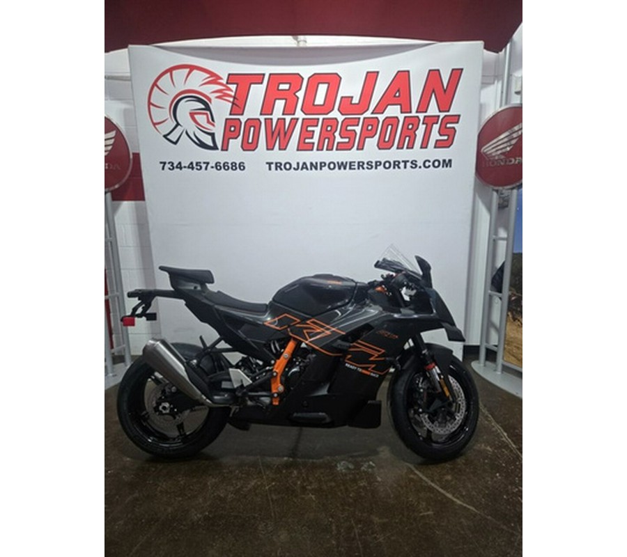 2026 KTM RC 990 R