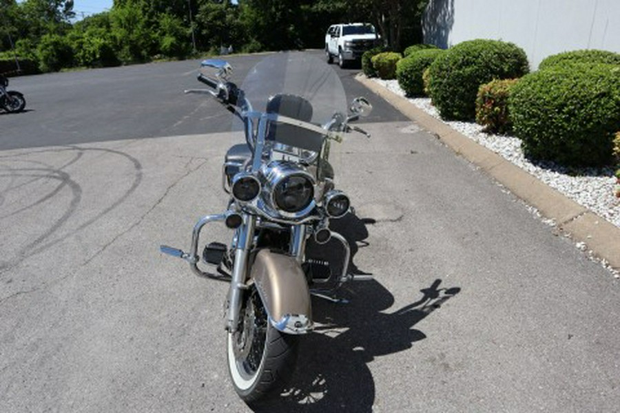 2004 Harley-Davidson FLHRCI Road King® Classic