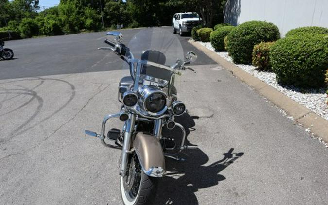 2004 Harley-Davidson FLHRCI Road King® Classic
