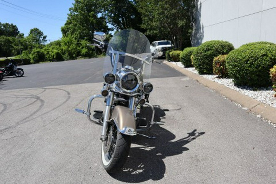 2004 Harley-Davidson FLHRCI Road King® Classic