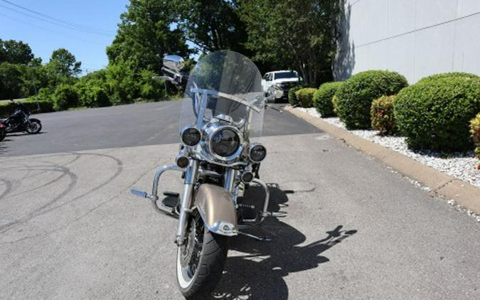 2004 Harley-Davidson FLHRCI Road King® Classic