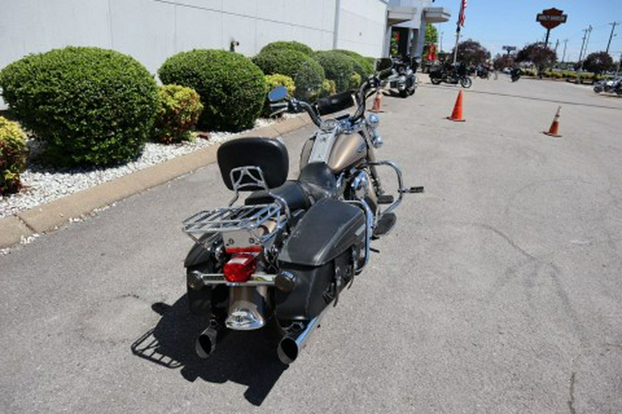2004 Harley-Davidson FLHRCI Road King® Classic
